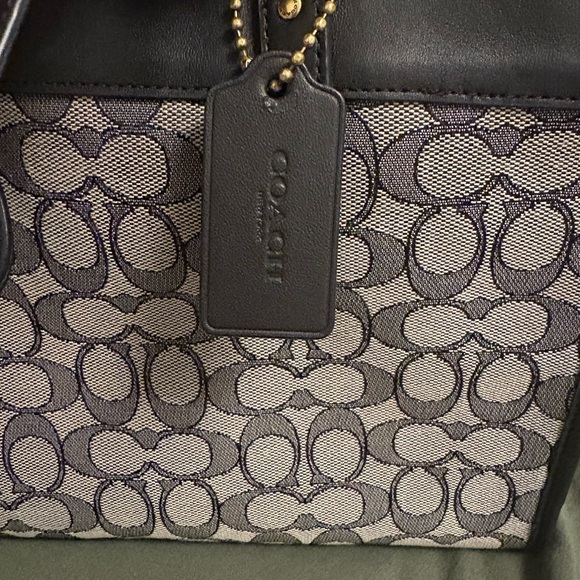 Coach Field Tote - Picture 2 of 13